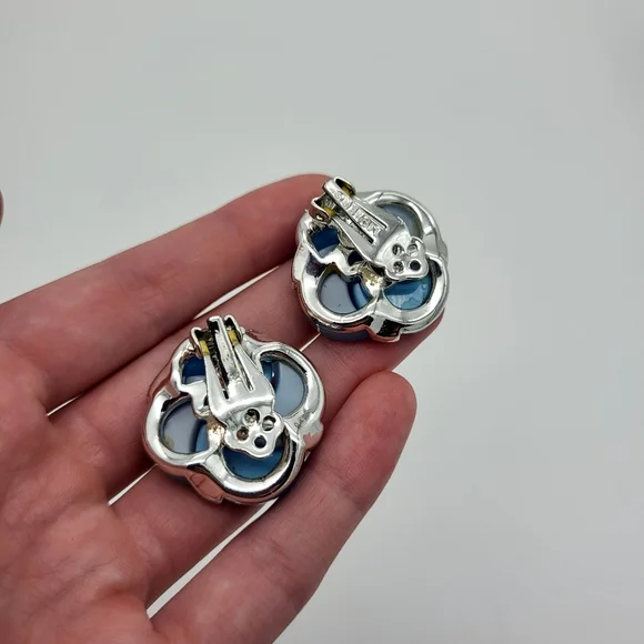 Vintage clip on Listen Earrings - Picture 3 of 4